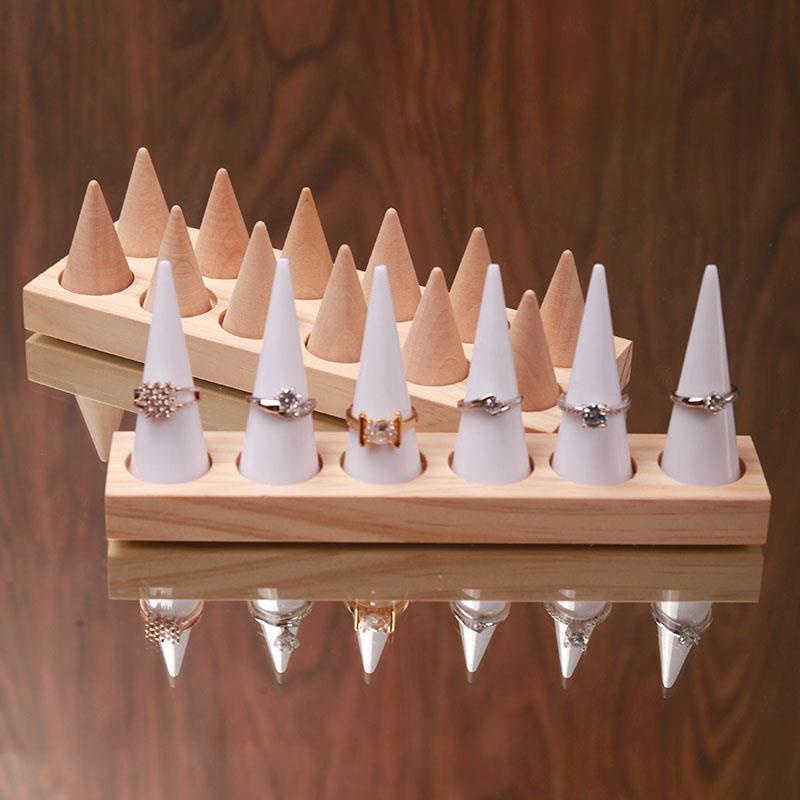 Kệ Trưng Bày Nhẫn Hình Nón Bằng Gỗ Trơn Tiện Lợi