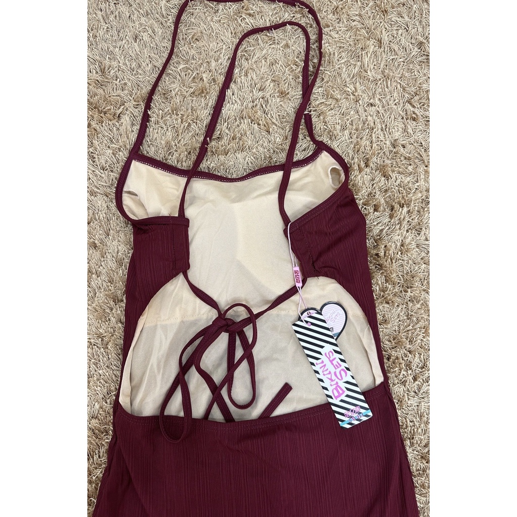 Bikini 1 mảnh , 2 dây mảnh