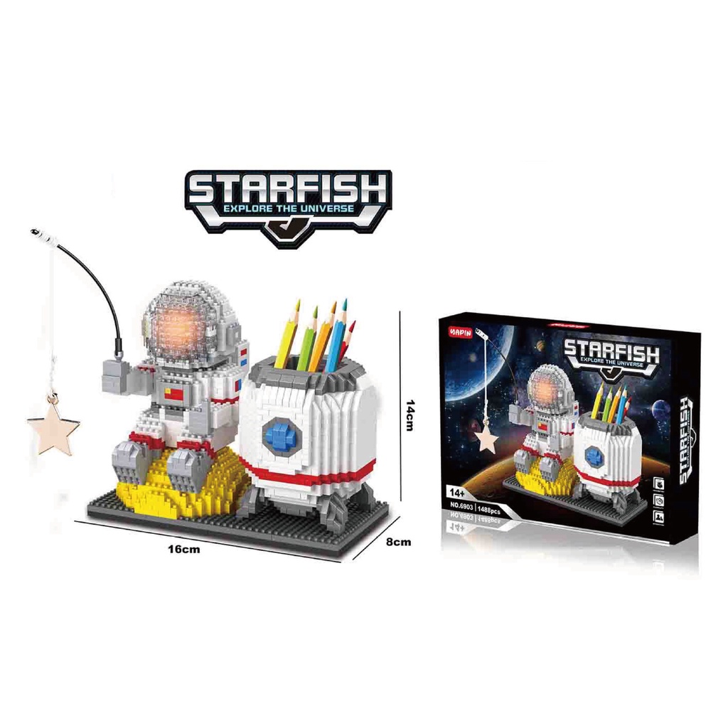 – Bộ đồ chơi lắp ghép Hộp Bút Phi Hành Gia – Hộp Đựng Bút Trang Trí Bàn Học