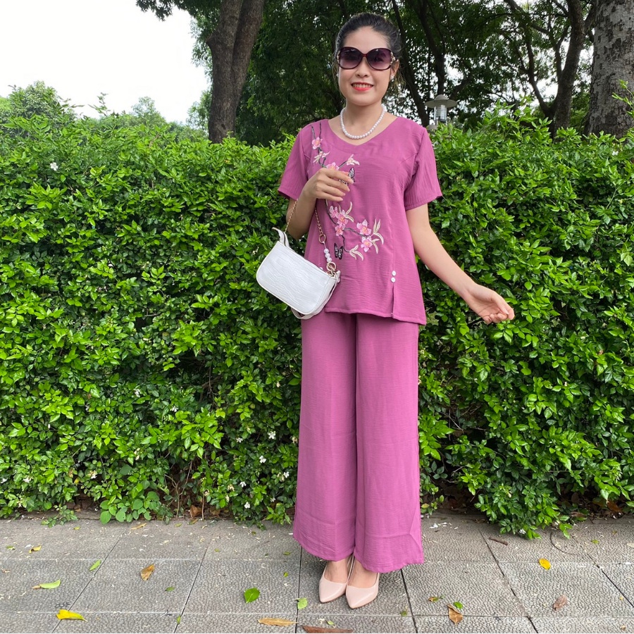 Đồ bộ cho mẹ mặc nhà trung niên, bộ đũi trung niên nữ thêu hoa, quần dài ống rộng cao cấp. CĐ