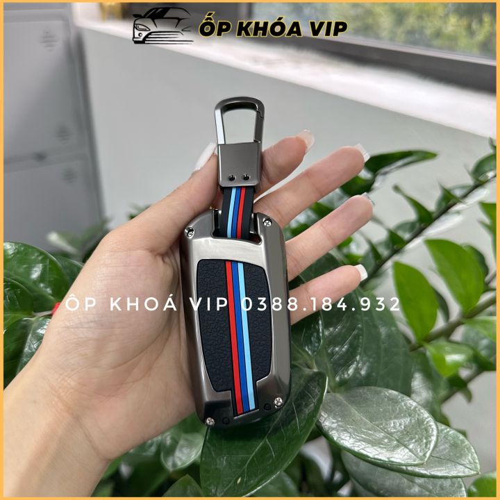 Ốp khóa kim loại  bằng hợp kim cao cấp xe ô tô Vinfast Fadil - Lux A , Lux Sa 2.0