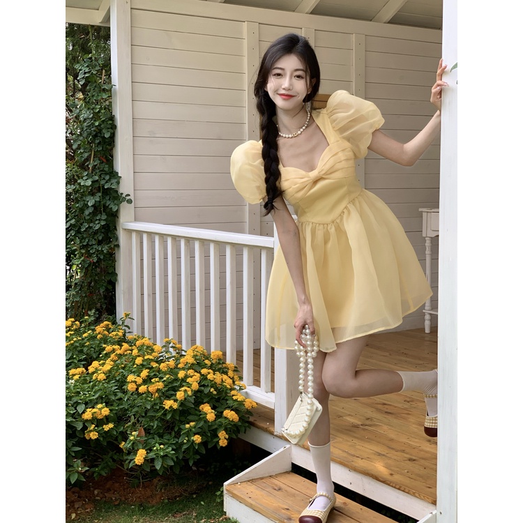Váy công chúa tay phồng