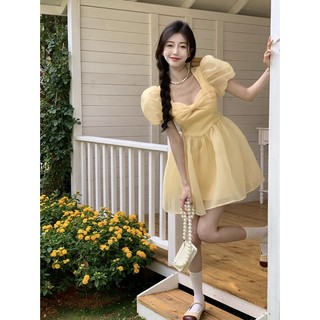 Váy công chúa tay phồng