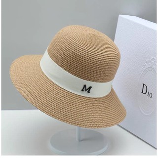 Mũ chữ M vành rộng