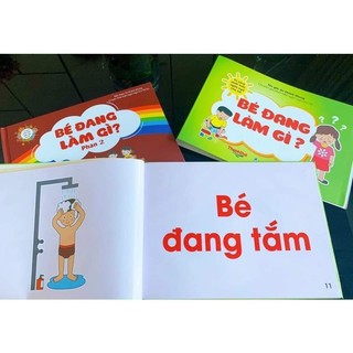Bé Đang Làm Gì