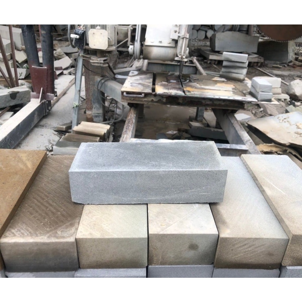 ĐÁ MÀI DAO 50k 50k 50k/ 1 VIÊN MUA COMBO 2 VIÊN ĐÁ MÀI DAO KÉO 21 x 9 x 5.5 ) cm ĐÁ TỰ NHIÊN 100%  1 MÀI PHÁ 1 MÀI MỊN