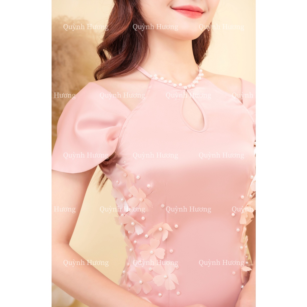 Áo dài cách tân tafta cổ yếm ngọc màu hồng đính hoa siêu xinh by Quỳnh Hương