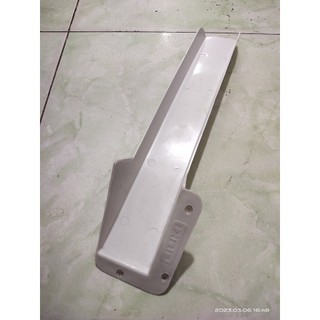 máng nhận và thu rác máy vắt sổ