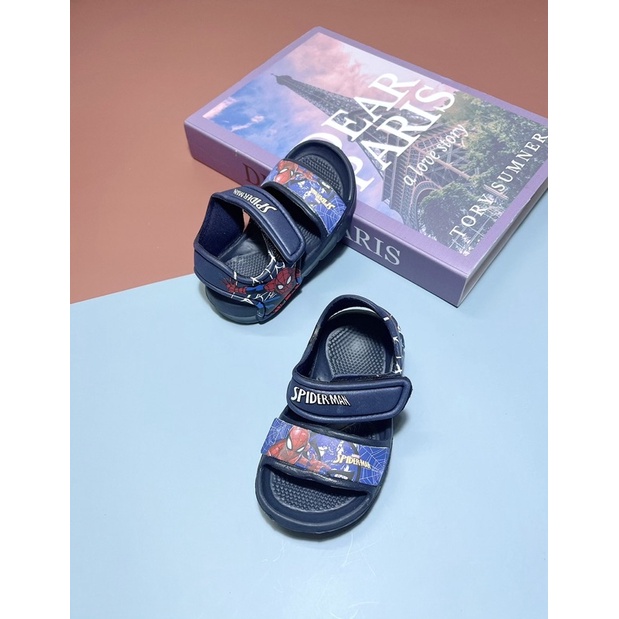 Xăng đan siêu nhân