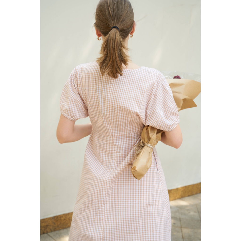 TheBlueTshirt - Đầm Gingham Nâu Cổ V - Gingham V-neck Dress - Light Brown