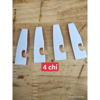 miếng nhựa dán chân vịt có keo