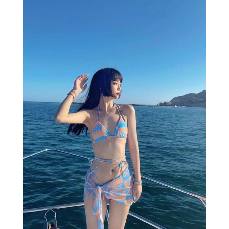 Bikini đồ bơi 3 mảnh chip tam giác kèm khăn hoạ tiết xanh - nude sang chảnh