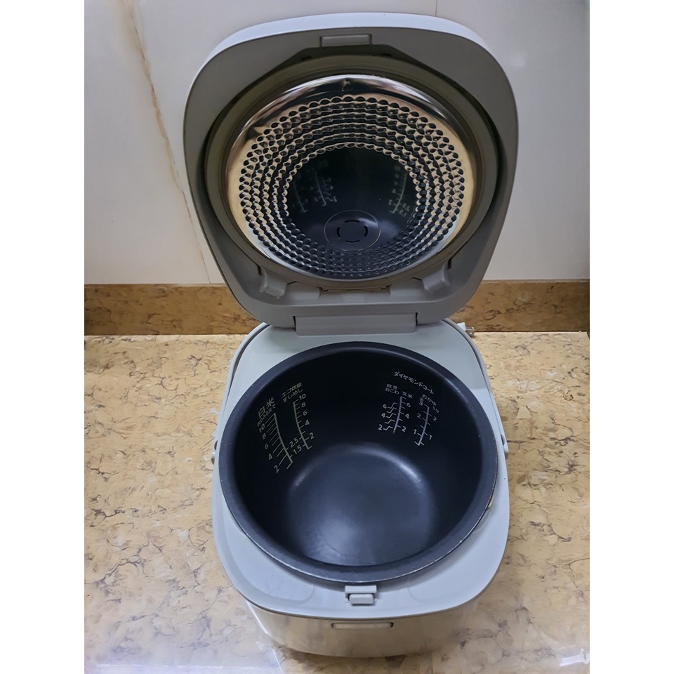 Nồi cơm điện cao tần  IH Panasonic 1L8 1L8 1L8 nhật bãi