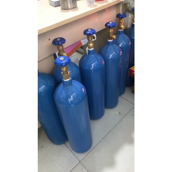 Bình oxy 5 lít thở. Oxy đóng cá