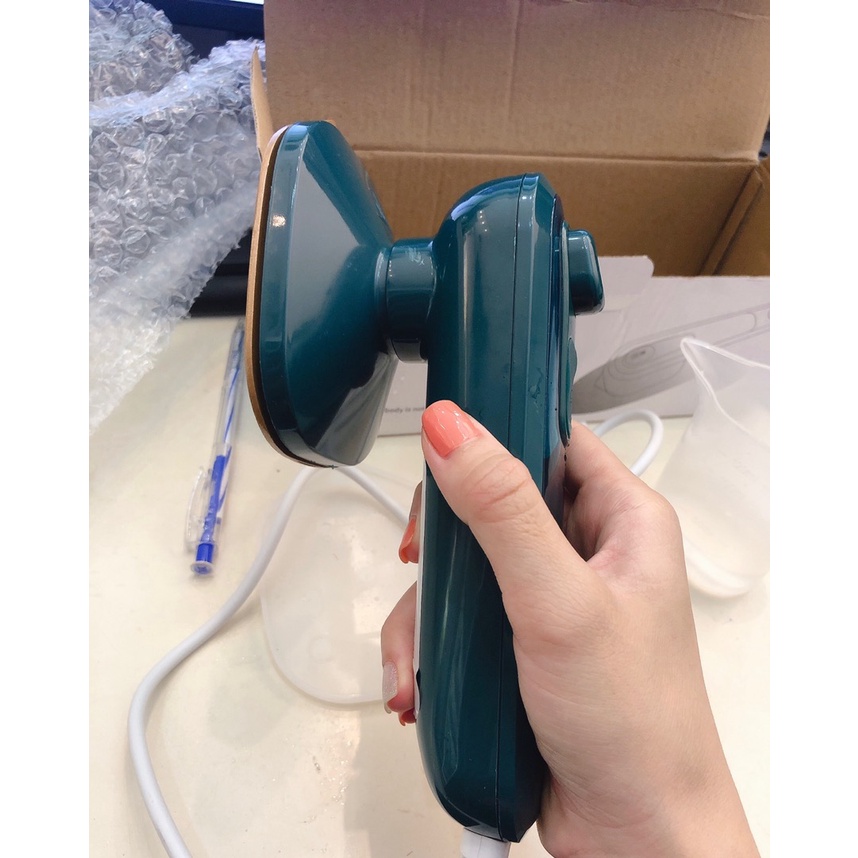 Bàn Là Hơi Nước Cầm Tay - Bàn Ủi Mini Tiện Dụng Dành Cho Gia Đình