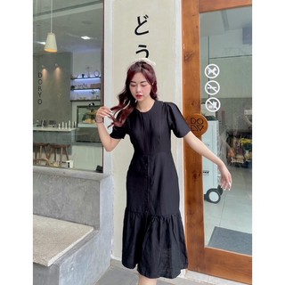 Đầm midi cổ tròn đuôi cá đính nút