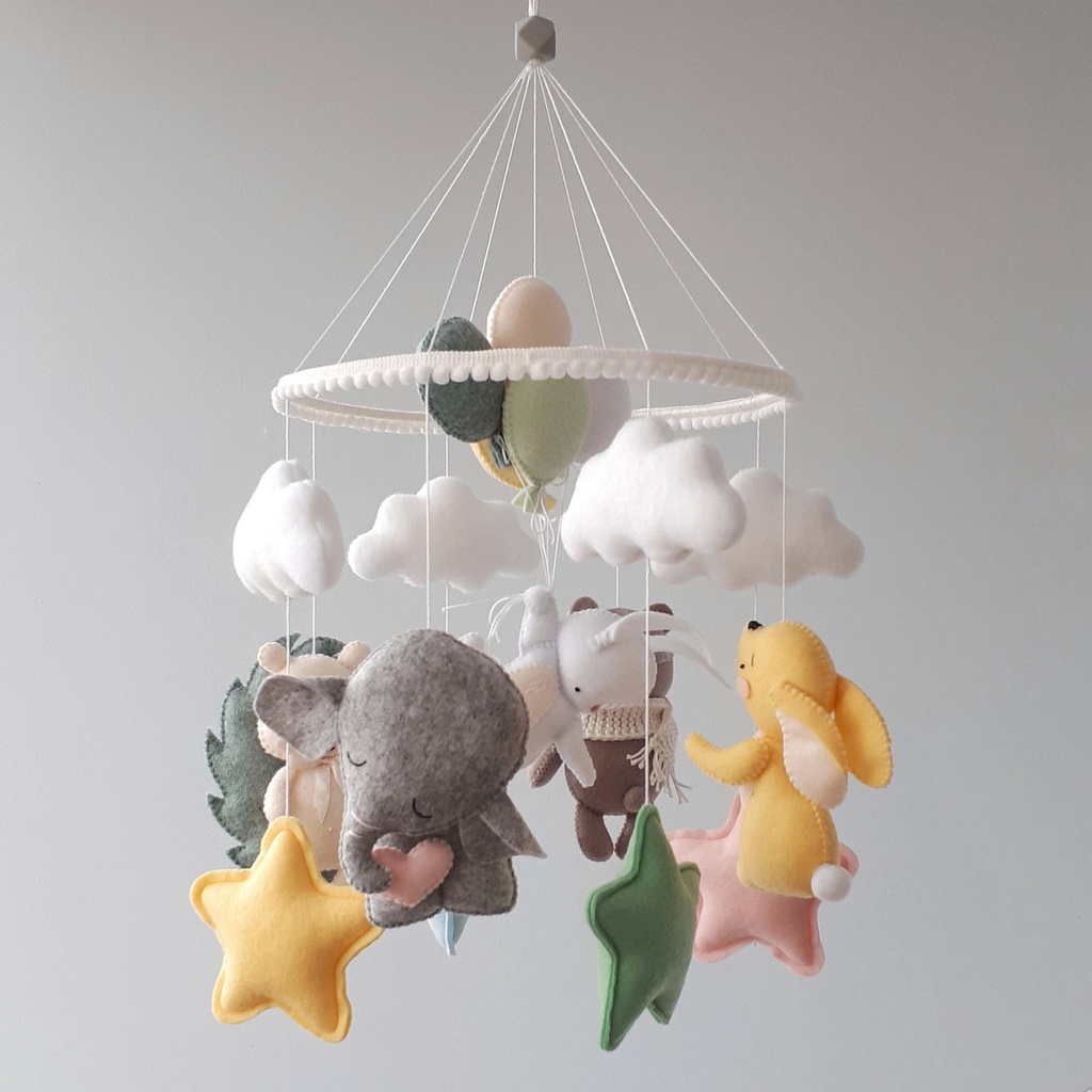 Đồ chơi treo nôi thỏ bóng bay