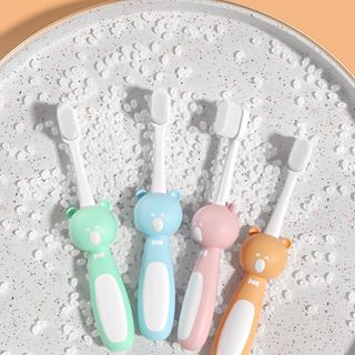 Bàn chải đánh răng sợi lông tơ siêu mềm mịn phù hợp cho trẻ từ 1-5 tuổi