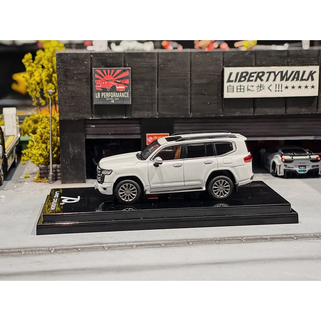 XE MÔ HÌNH LAND CRUISER LC300,TỶ LỆ 1/64