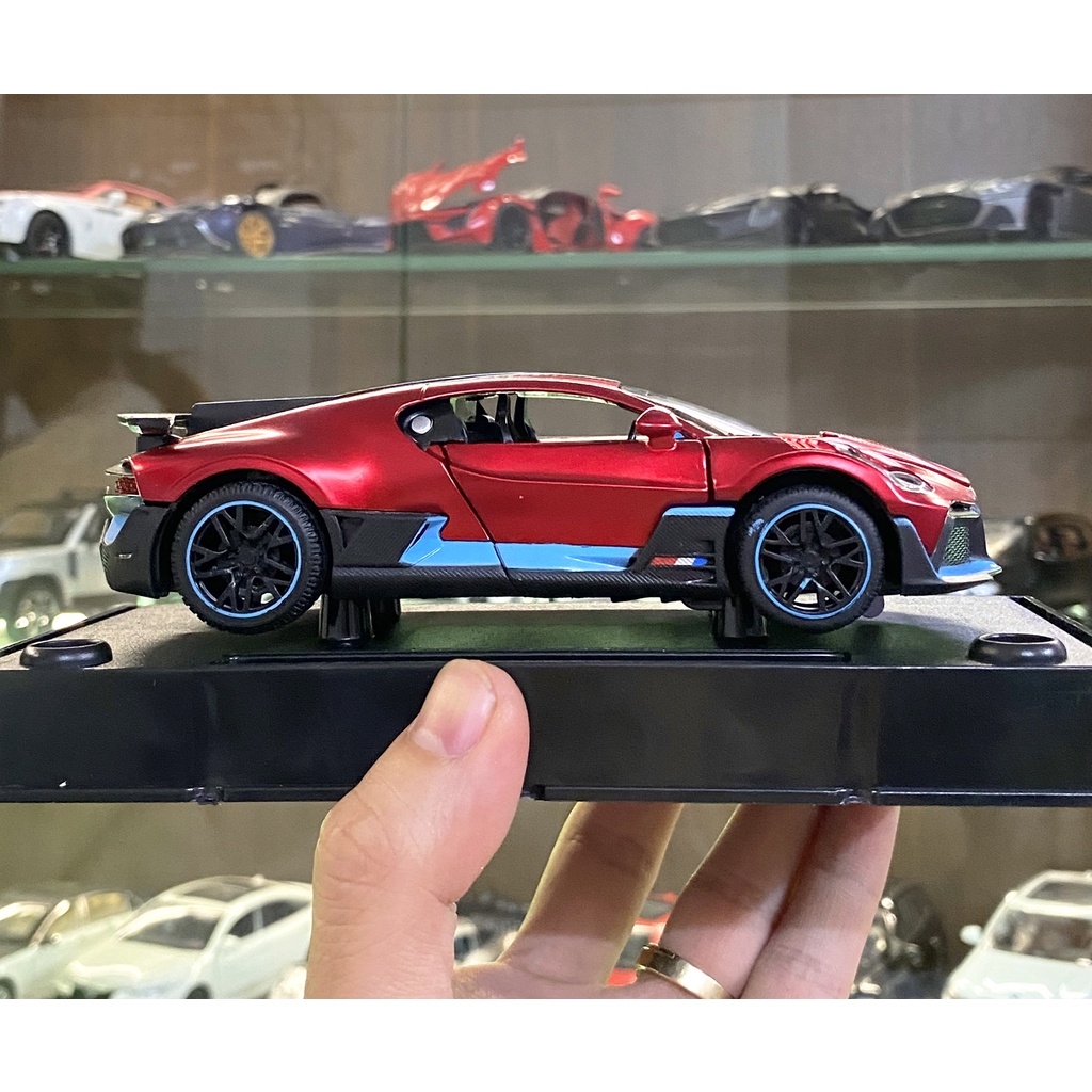 Xe mô hình kim loại giá rẻ Bugatti Divo tỉ lệ 1:32 của hãng TY 2 màu