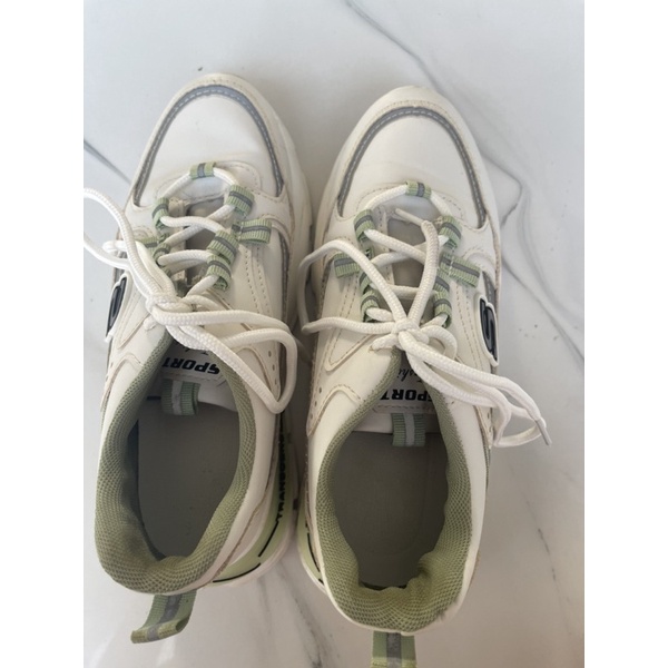 Pass giày sneaker size 38