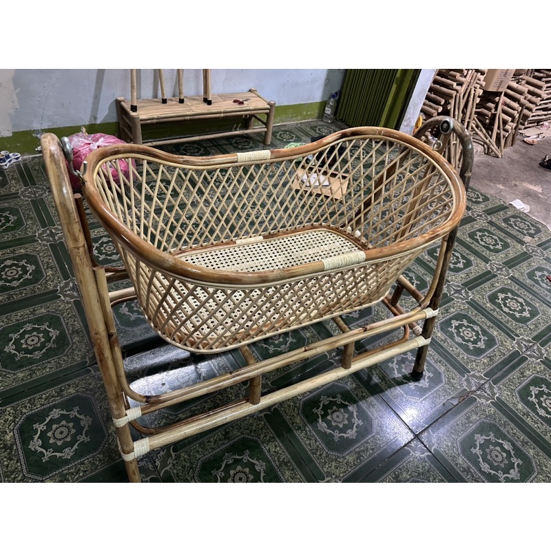 Nôi mây cho bé từ  hàng cồng kềnh vui lòng không đặt trên này