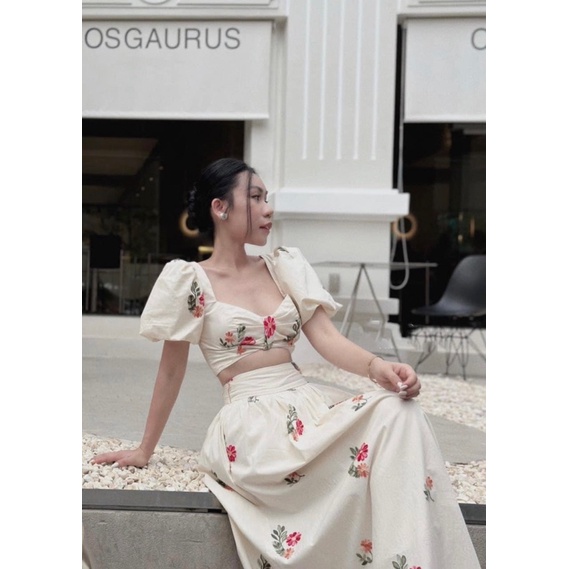 Set áo croptop kèm chân váy hoa xoè đi biển sexy