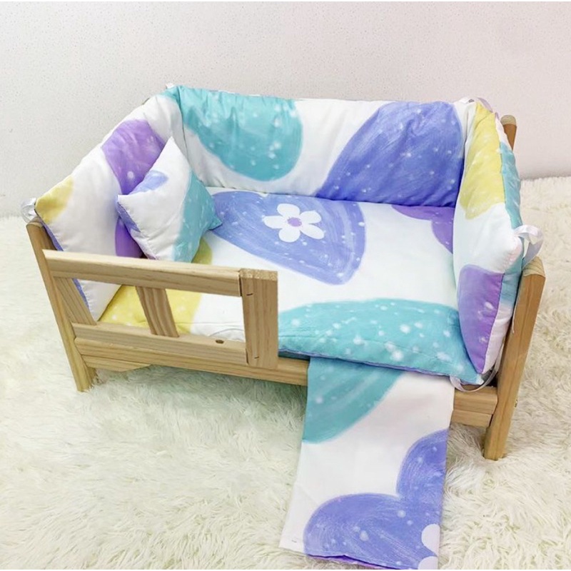 Giường gỗ xinh xinh