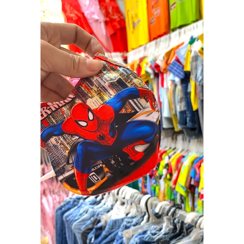 Khẩu trang vải cho bé trai có hình siêu nhân nhện dây chun co giãn