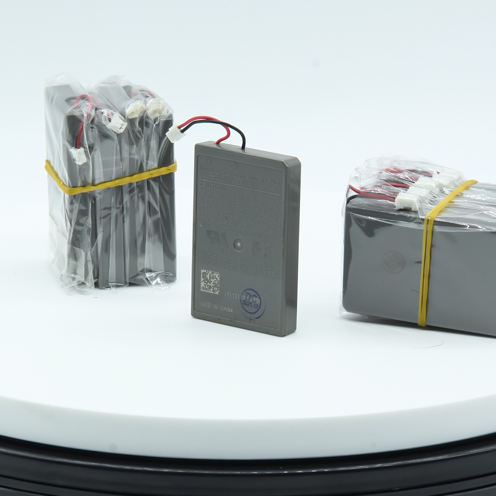 Pin Luckyx cho tay cầm chơi game Ps4 kèm cáp sạc Usb l 3.7v 2000mah