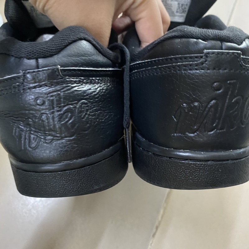 Giày chính hãng đã qua sử dụng