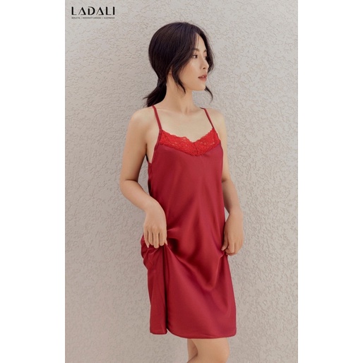 Đầm ngủ lụa khách chốt live
