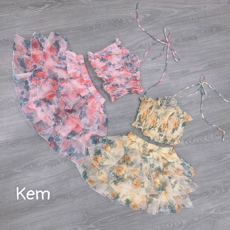Set áo yếm nhún hoa kèm chân váy voan tầng - Bộ áo yếm mocking kèm chân váy voan