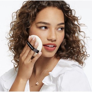 Phấn phủ bột Laura mercier