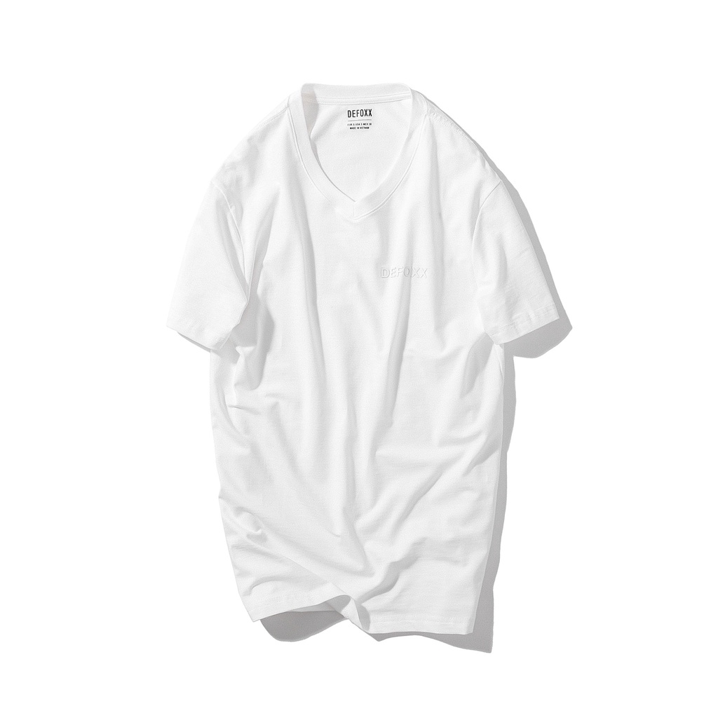 Áo phông nam, áo thun nam cổ tim DEFOXX vải cotton sược ép chữ silicon màu trắng 220534