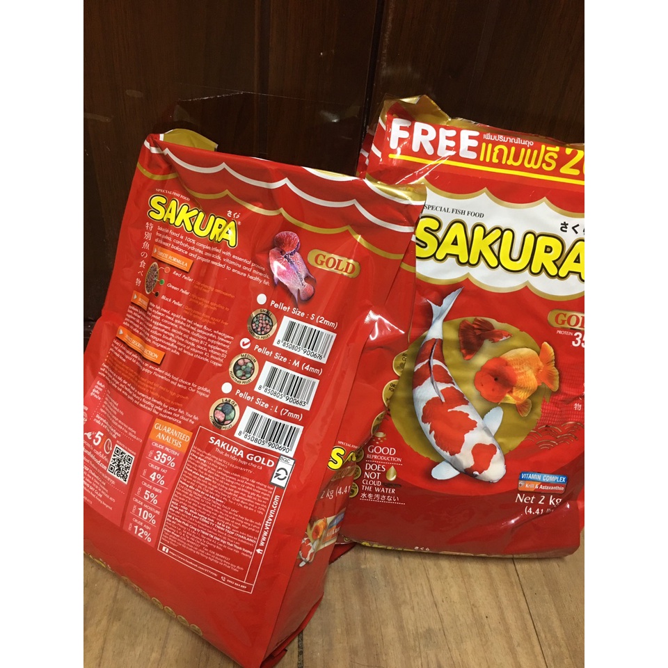 CÁM CÁ KOI SAKURA 35%đạm,cám nhập khẩu THÁI LAN chất lượng cao(bịch 1kg size hạt M)
