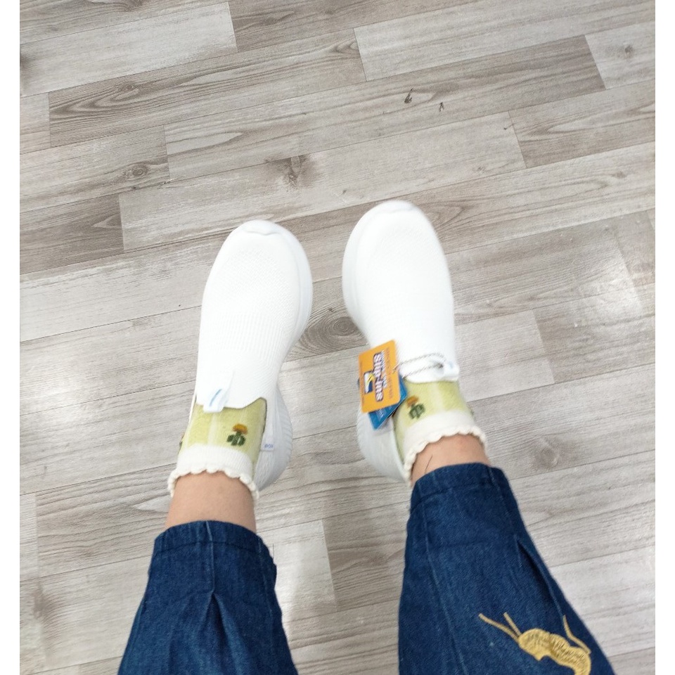 GIÀY THỂ THAO SKECHERS UNTRA HANDS FREE SLIP INS CHO NỮ MÀU TRẮNG