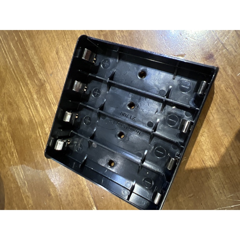 Đế đựng pin 21700 loại 4 ô