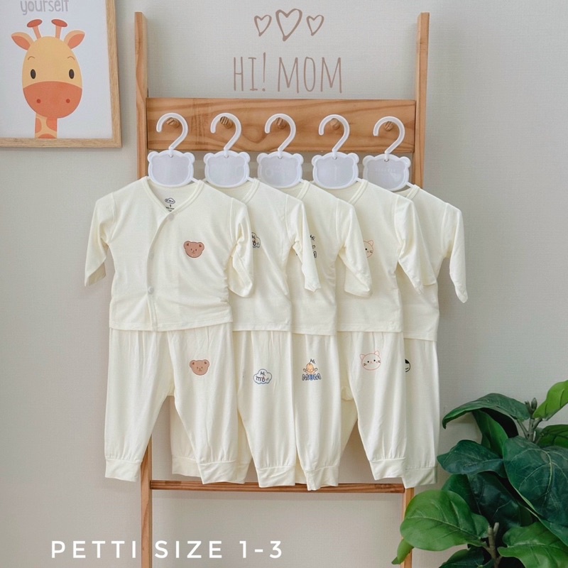 Bộ sơ sinh dài tay Pettit nền trắng cúc cài lệch phong cách Hàni