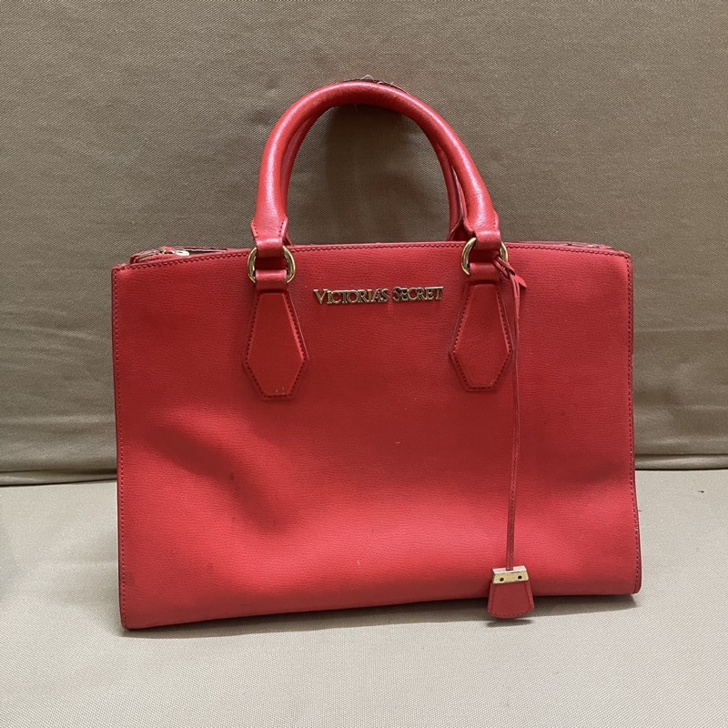 Túi xách tay đeo chéo vai chính hãng Victoria Secret’s màu đỏ
