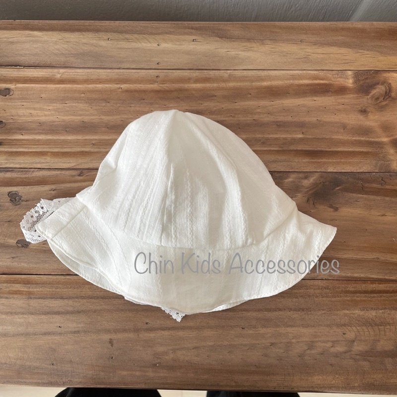 Mũ tai bèo vải thô thêu mềm mại cho bé
