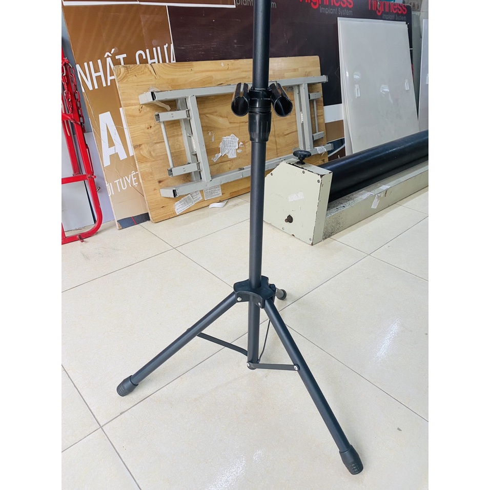 Giá standee treo tấm poster, treo tranh hai mặt bằng sắt, kệ để tranh chữ thập, giá chữ thập