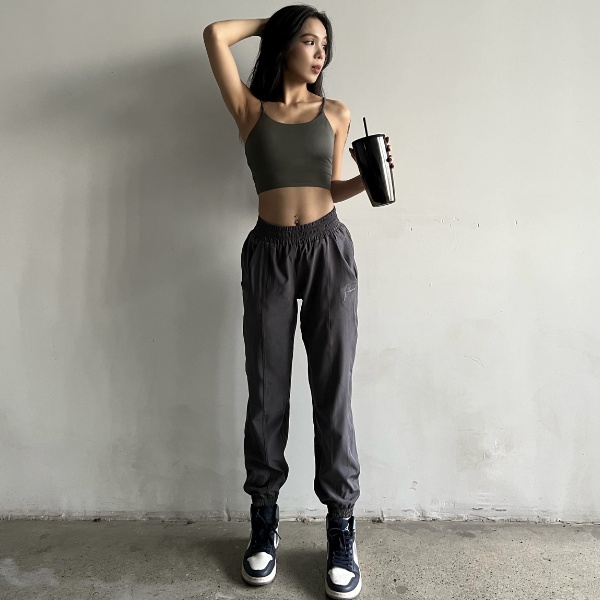 Bộ đồ tập gym Fitme áo bra thể thao nữ Lota màu Xanh rêu, quần jogger microfiber màu Đen