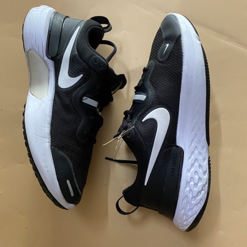 Giày chính hãng đã qua sử dụng