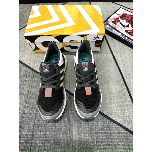 GIẦY THỂ THAO CHẠY BỘ CHƠI THỂ THAO ĐA NĂNG, ULTRABOST TERAIN NAM NỮ, THIẾT KẾ SIÊU NHẸ, MA SÁT TỐT.