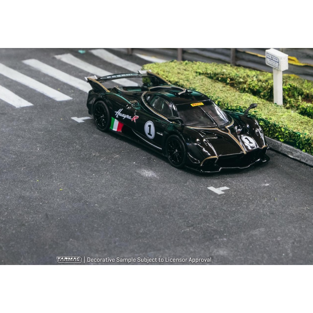 MÔ HÌNH XE 1/64 Pagani Huayra R - Nero Oro