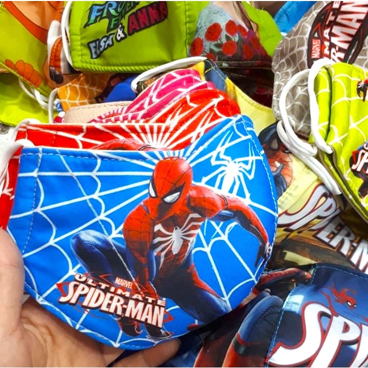 Khẩu trang vải cho bé trai có hình siêu nhân nhện dây chun co giãn