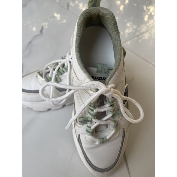 Pass giày sneaker size 38