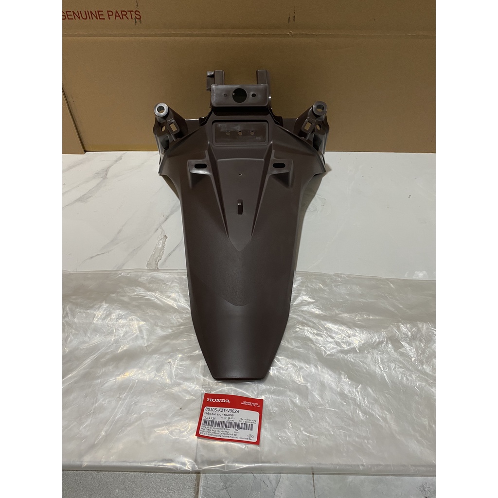 Chắn bùn sau - đuôi bắt biền HONDA LEAD 125 năm 2022-2023 màu Nâu. *YR286R* 80105K2TV00ZA