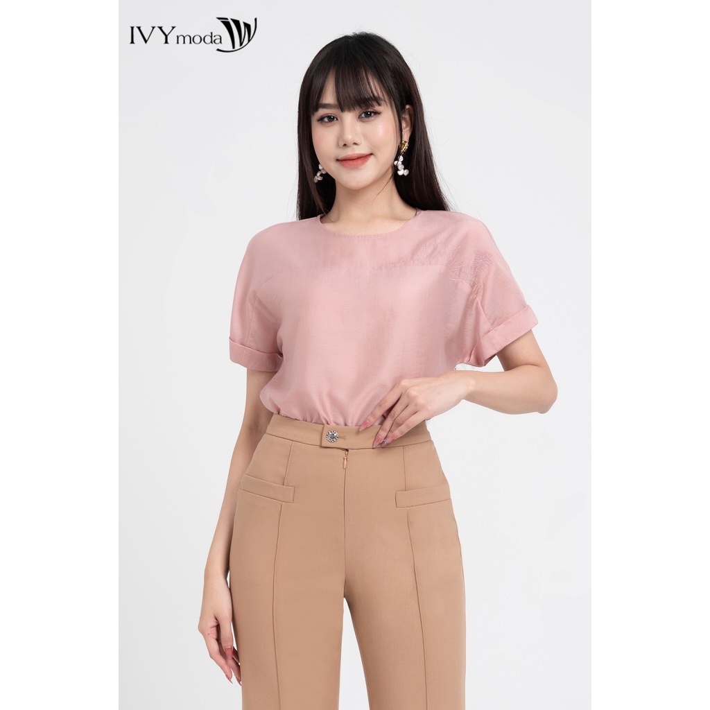 Áo lụa thêu chữ dáng suông nữ IVY moda MS 16M7771